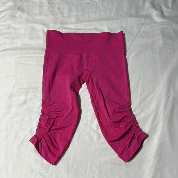 Lululemon Ebb to Street Cropped Leggings Barbie Pink (8) - Picture 1 of 9